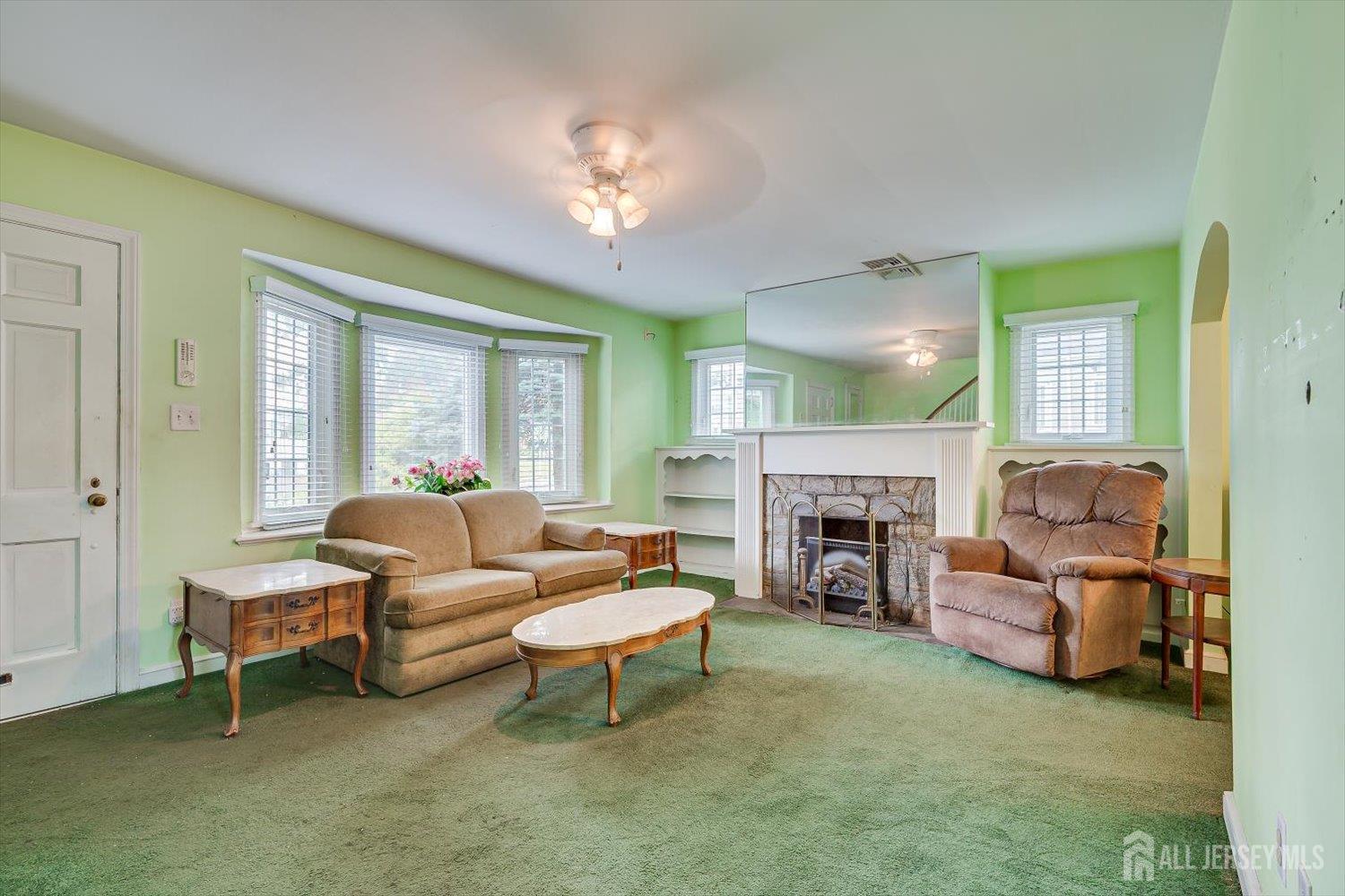 289 Hazel Place Union, NJ 07083 - Photo 4 of 23
