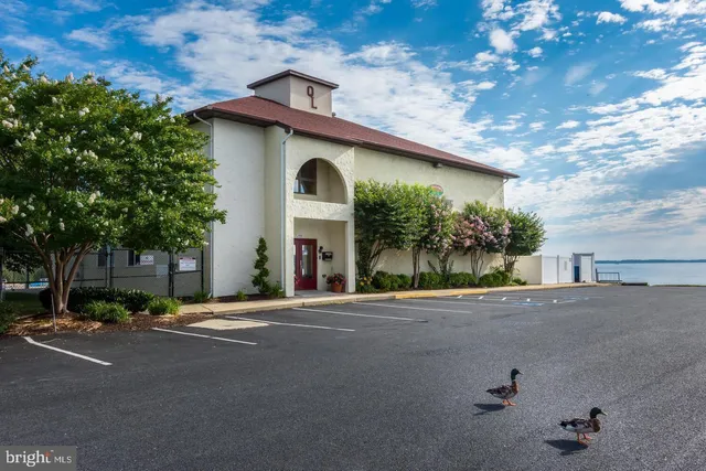 $2,200 | 10 B Queen Elizabeth Court, Chester, MD 21619