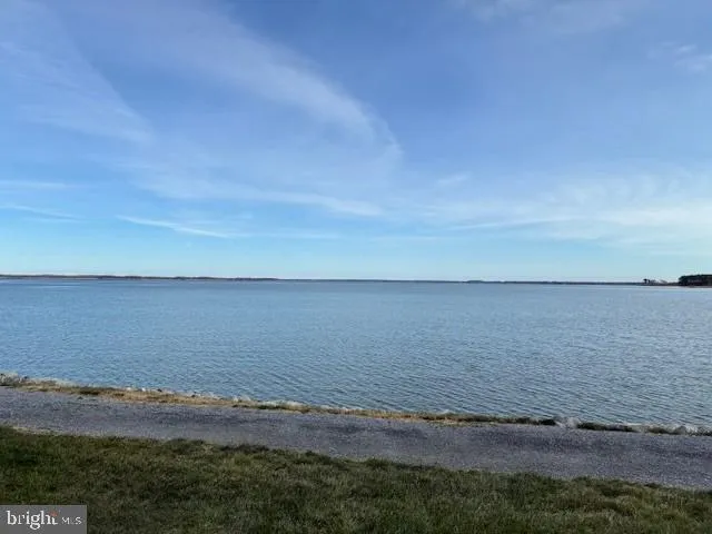 $2,200 | 10 B Queen Elizabeth Court, Chester, MD 21619