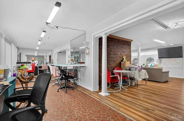 $599,900 | 8 Manor Drive, Pensacola, FL 32507