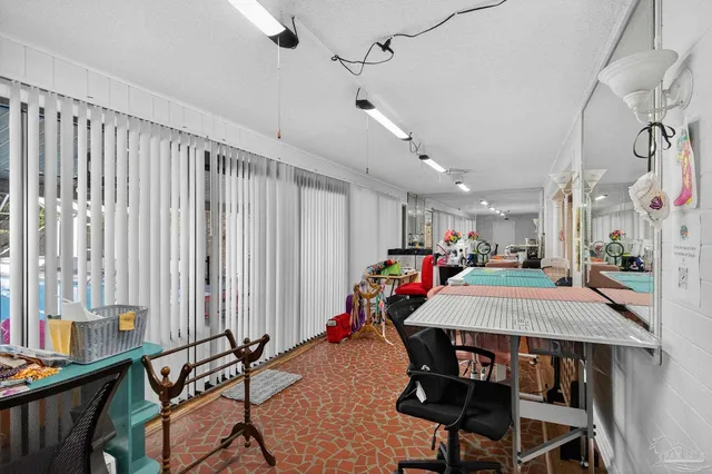 $599,900 | 8 Manor Drive, Pensacola, FL 32507