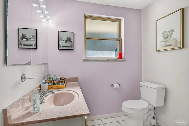 $599,900 | 8 Manor Drive, Pensacola, FL 32507