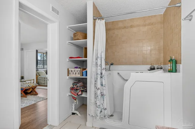 $599,900 | 8 Manor Drive, Pensacola, FL 32507