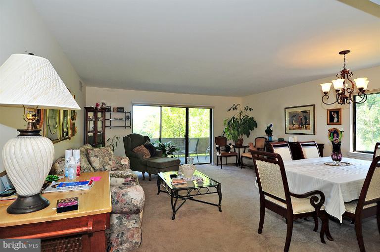 2903 Fallstaff Road, Unit 502 Baltimore, MD 21209 - Photo 2 of 16 Living Room