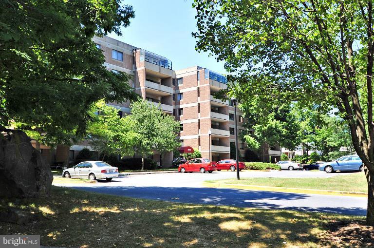 2903 Fallstaff Road, Unit 502 Baltimore, MD 21209 - Photo 16 of 16 Exterior (Front)