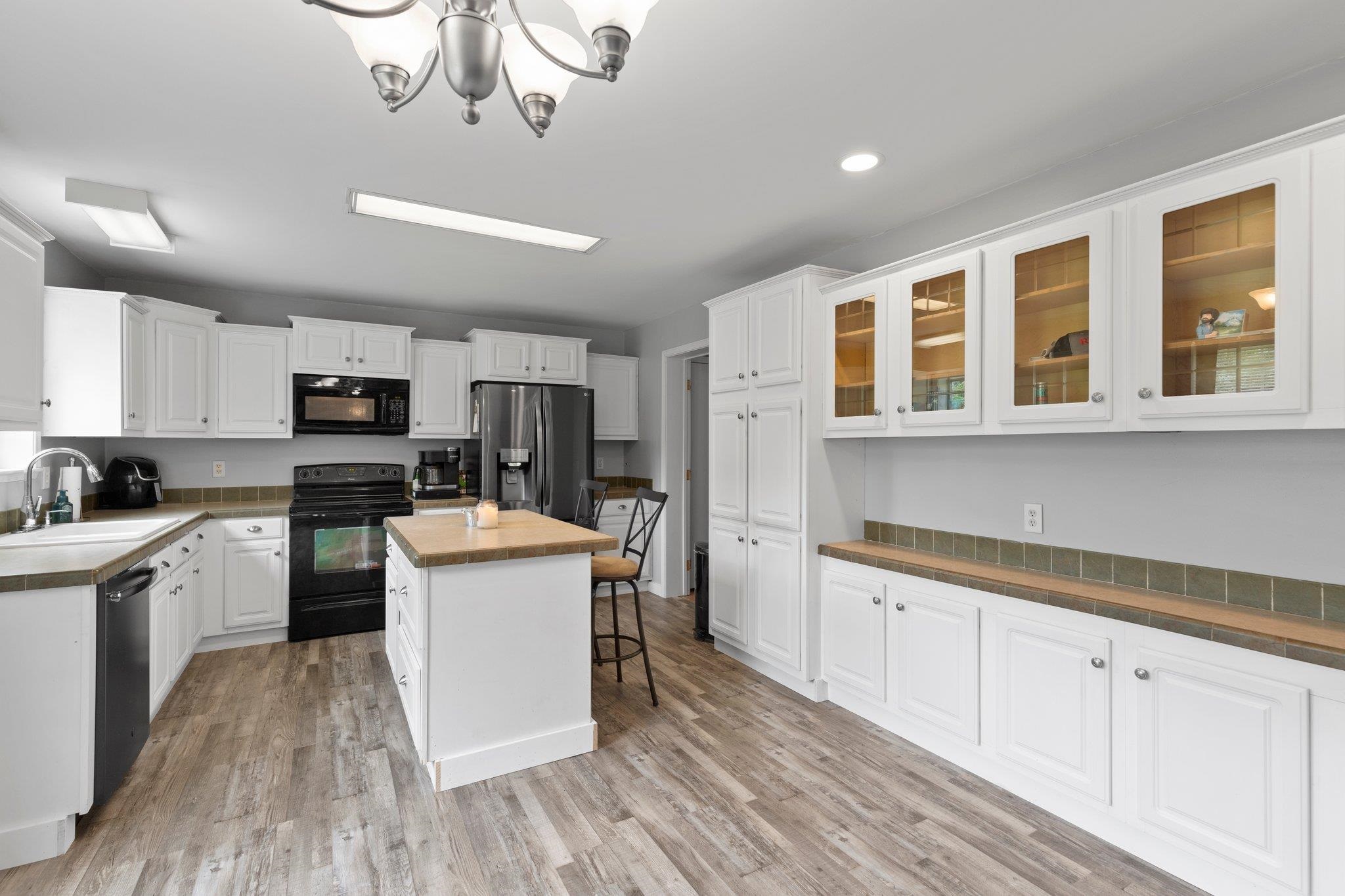24 Hall Road Barrington, NH 03825 - Photo 2 of 40