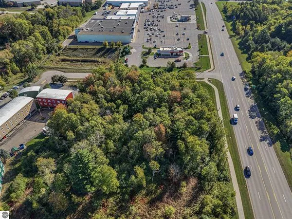 $500,000 | 0 Perry Avenue, Big Rapids, MI 49307