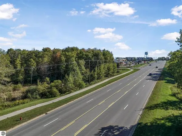 $500,000 | 0 Perry Avenue, Big Rapids, MI 49307