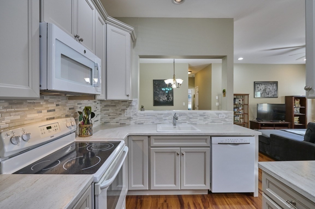 1014 Gazebo Circle, Unit 1014 Reading, MA 01867 - Photo 3 of 23