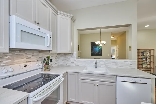 $585,000 | 1014 Gazebo Circle, Unit 1014, Reading, MA 01867