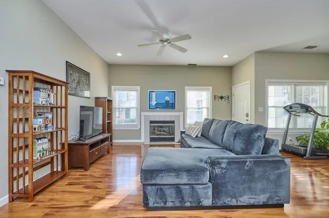 $585,000 | 1014 Gazebo Circle, Unit 1014, Reading, MA 01867