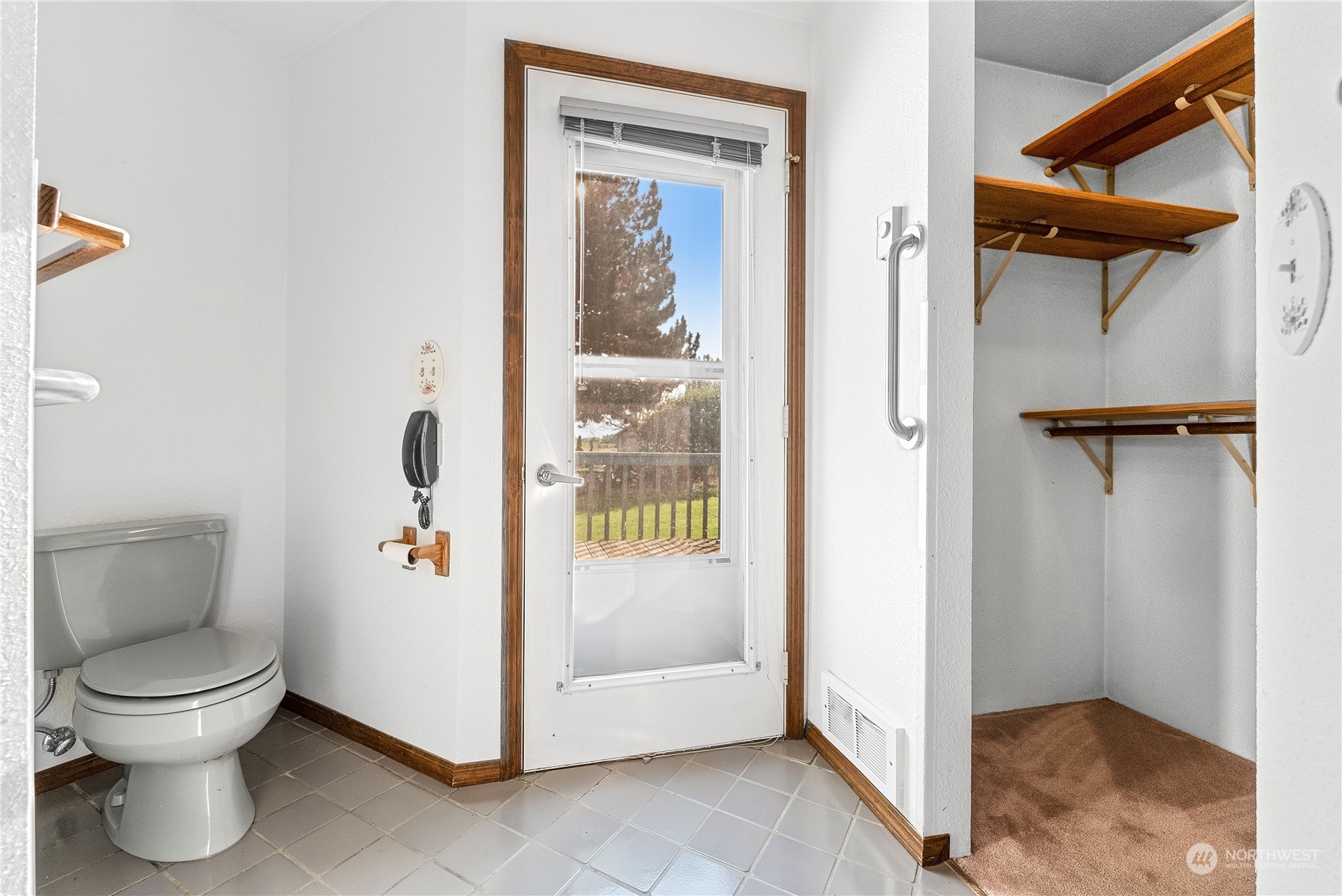 10 Pogue Road Okanogan, WA 98840 - Photo 23 of 40 a bathroom with a toilet and a shower