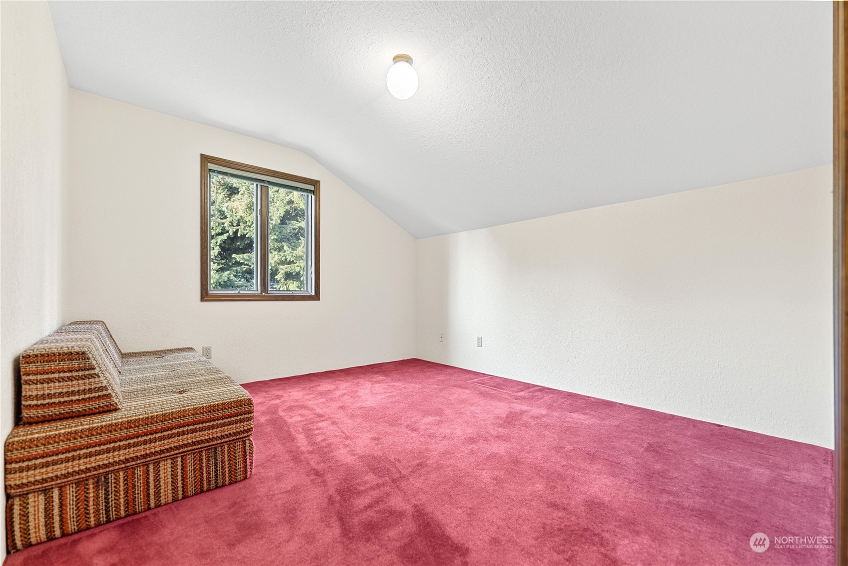 10 Pogue Road Okanogan, WA 98840 - Photo 27 of 40 a view of an empty room with a window