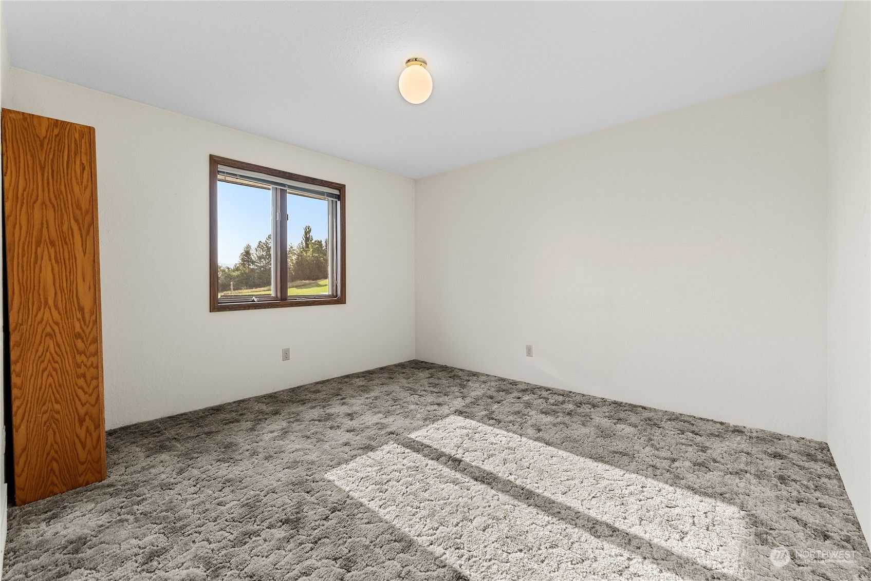 10 Pogue Road Okanogan, WA 98840 - Photo 32 of 40 a view of an empty room with window