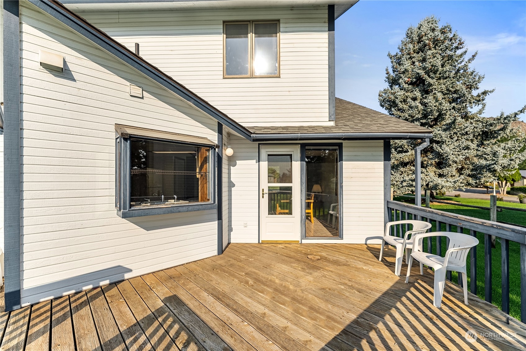 10 Pogue Road Okanogan, WA 98840 - Photo 37 of 40 a view of a house with a balcony