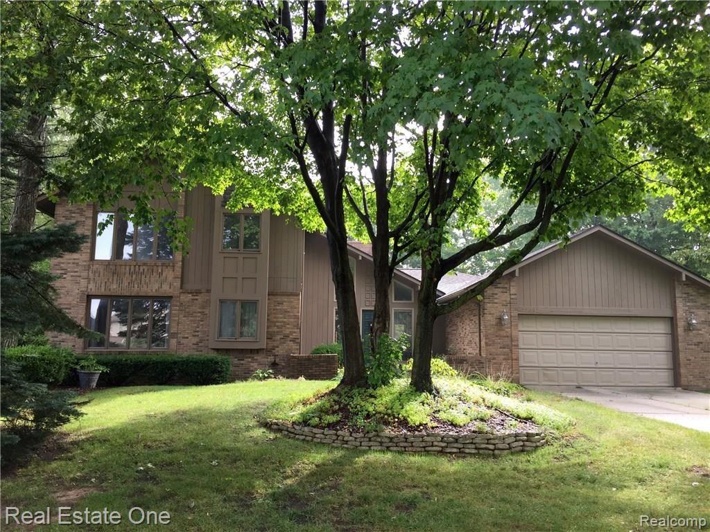 22032 Meridian Lane Novi, MI 48375 - Photo 2 of 33