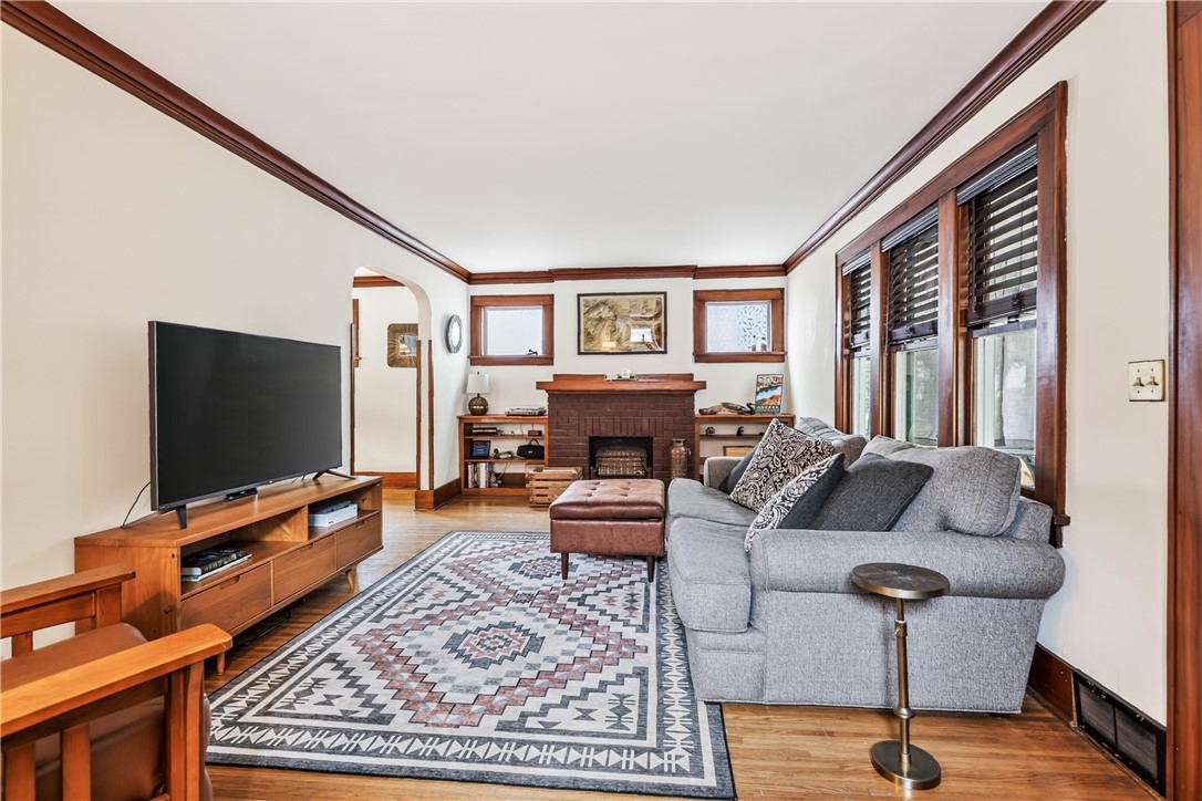 289 Wisconsin Street Rochester, NY 14609 - Photo 6 of 49