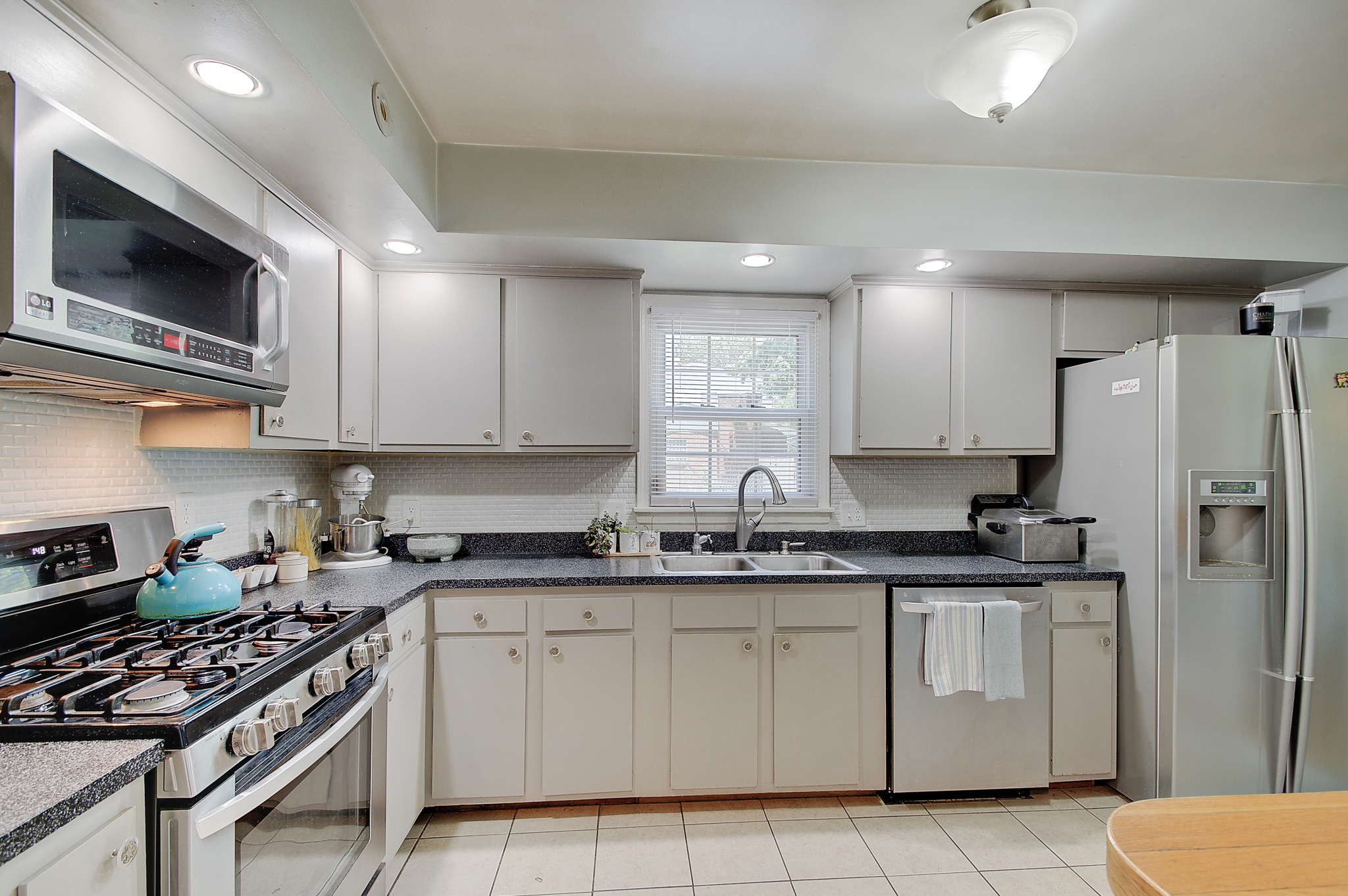 3410 Heritage Road Columbus, IN 47203 - Photo 3 of 48 Gallery Image 3