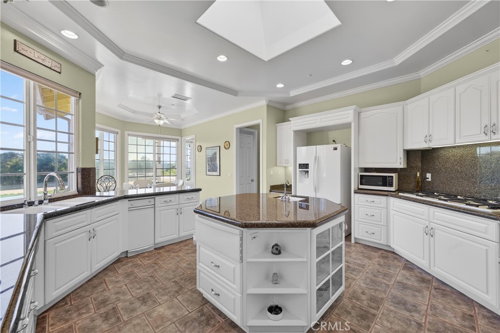2292 Dos Lomas Fallbrook, CA 92028 - Photo 18 of 53