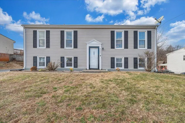 $329,950 | 2868 Silver Leaf Drive, Salem, VA 24153