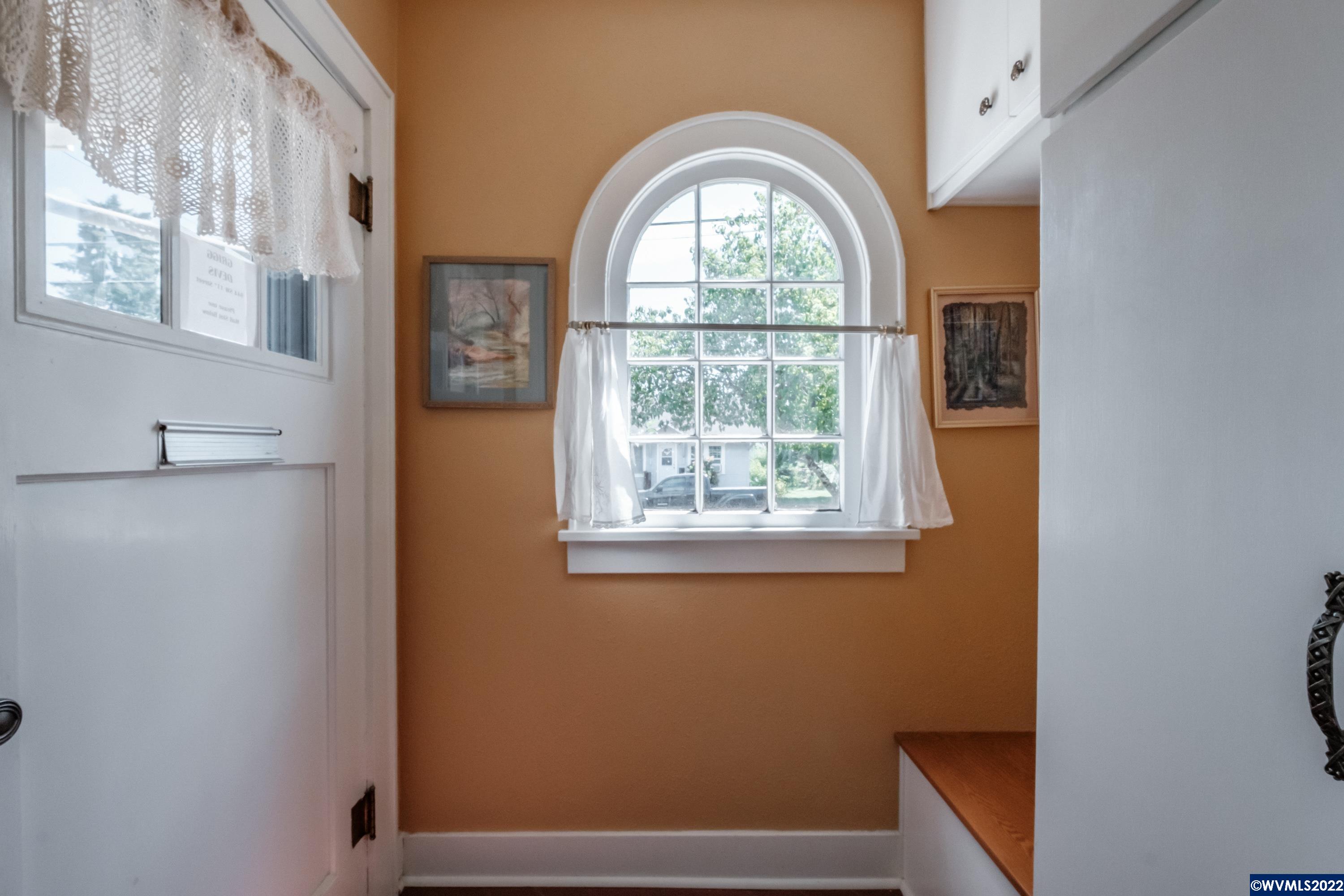 942 Southwest 11th Street Corvallis, OR 97333 - Photo 5 of 42