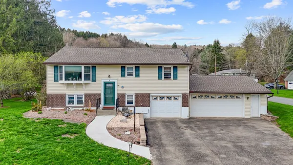 $274,500 | 4 Preston Drive, Glen Aubrey, NY 13777