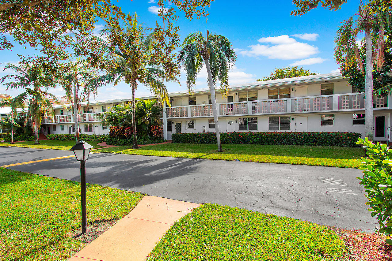 30 Southeast 13th Street, Unit A4 Boca Raton, FL 33432 - Photo 3 of 22 003-30SE13thSt-BocaRaton-FL-small