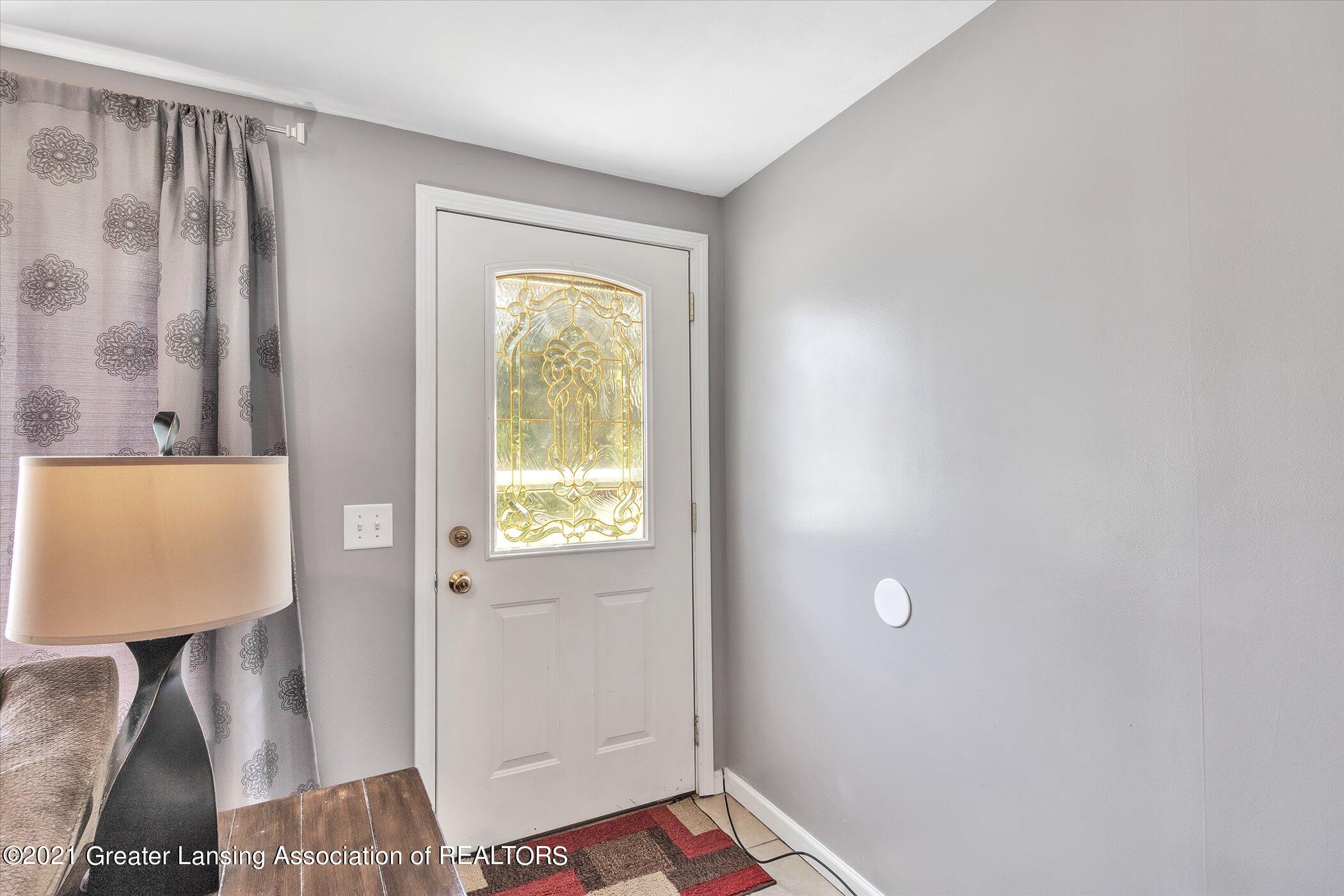 06-1021-Westfield-Rd-WindowStill-Real-Es