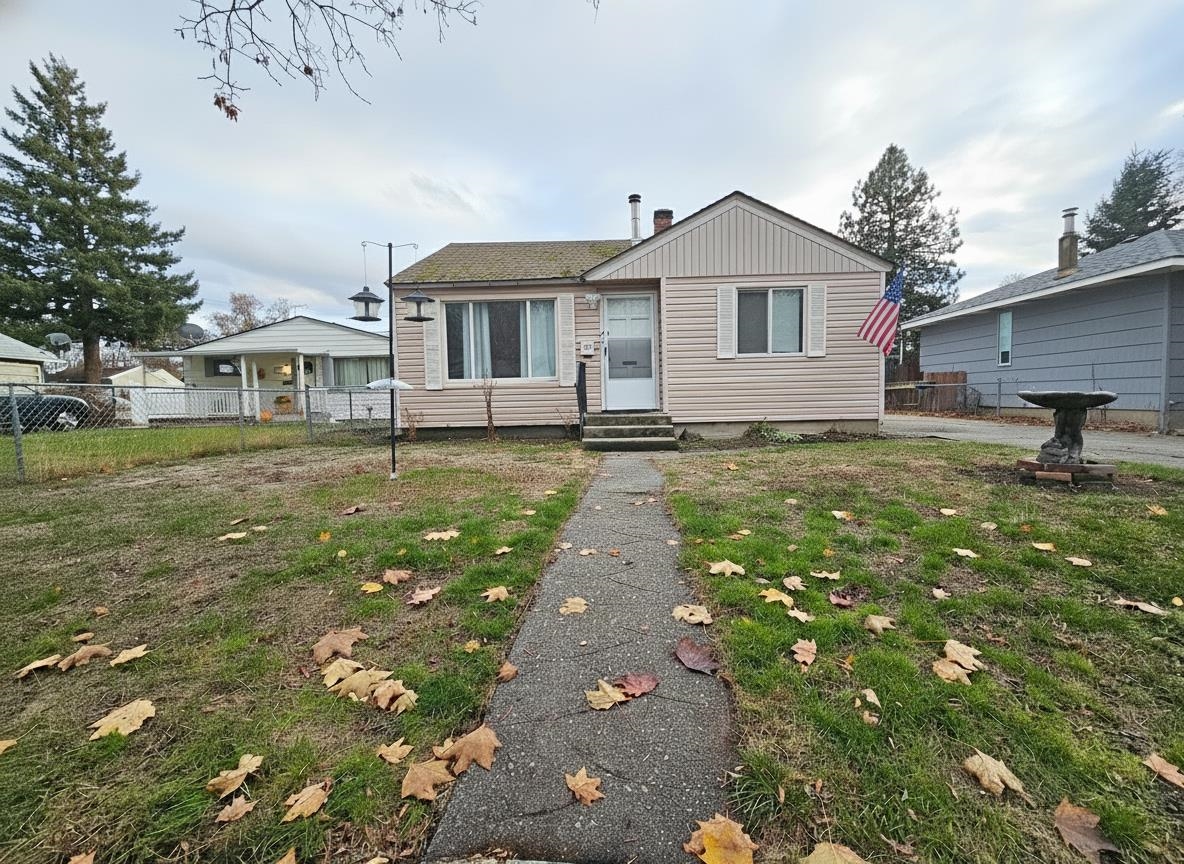 1024 East Queen Avenue Spokane, WA 99207 - Photo 1 of 11