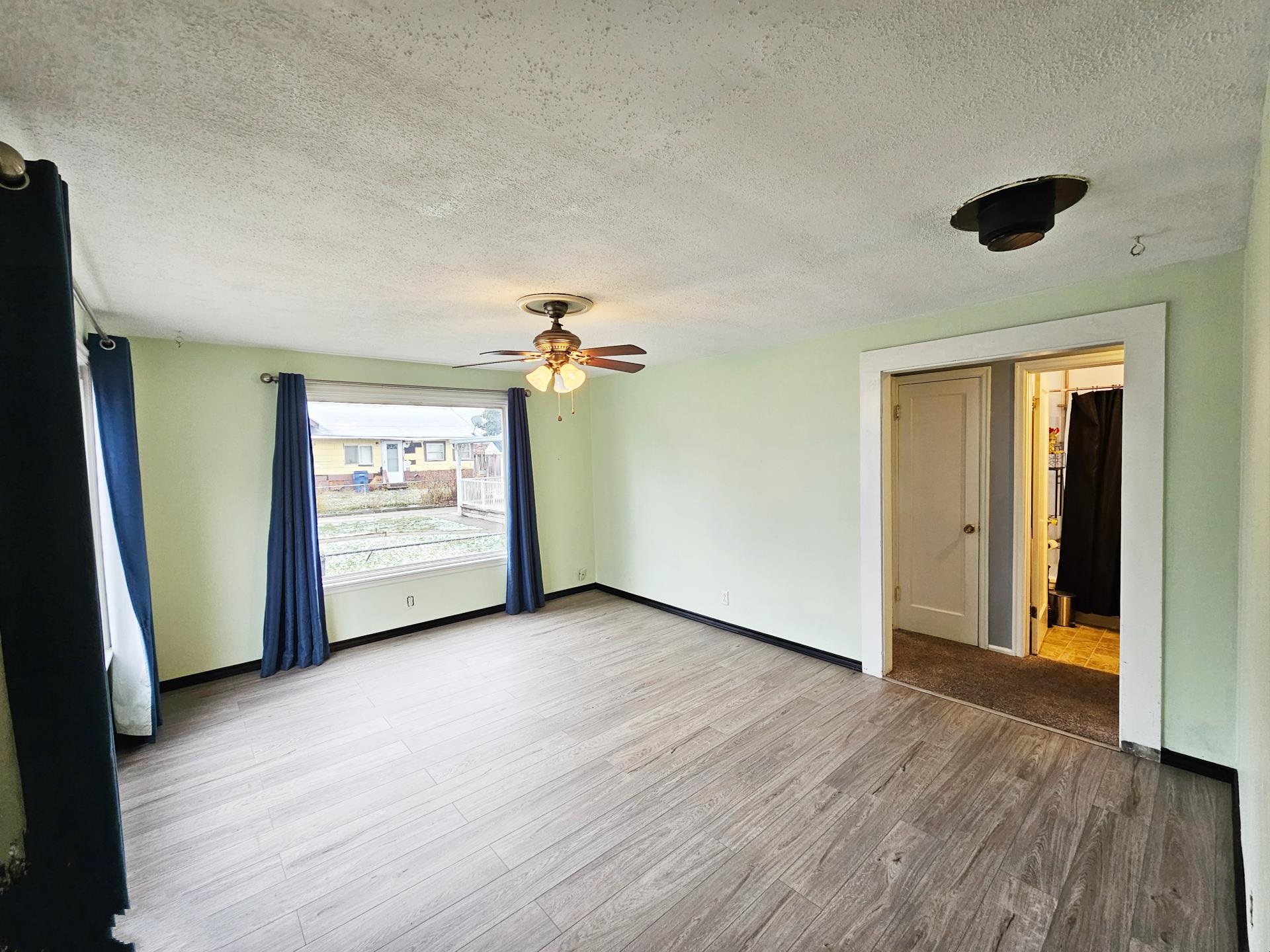 1024 East Queen Avenue Spokane, WA 99207 - Photo 3 of 11