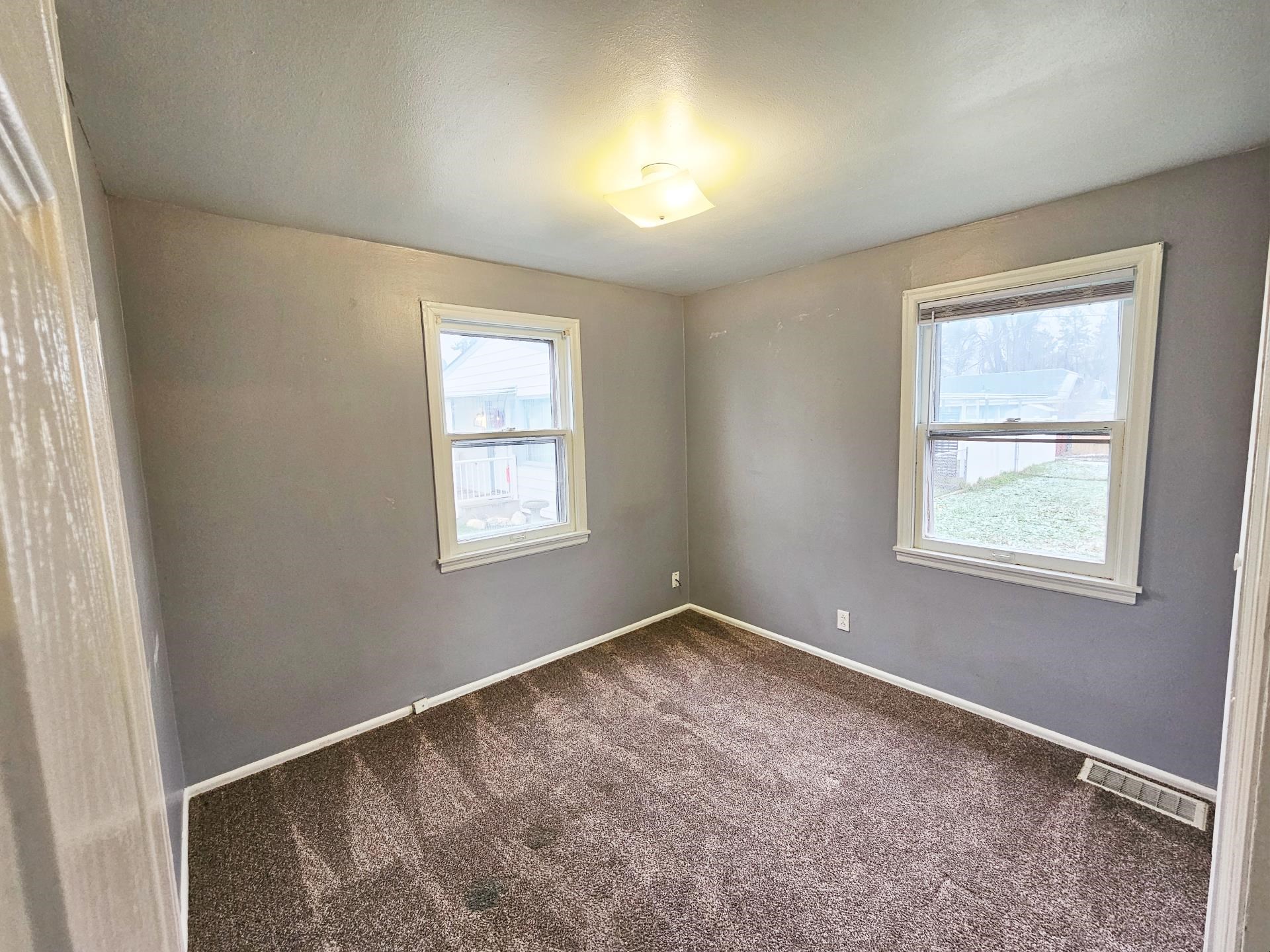 1024 East Queen Avenue Spokane, WA 99207 - Photo 7 of 11