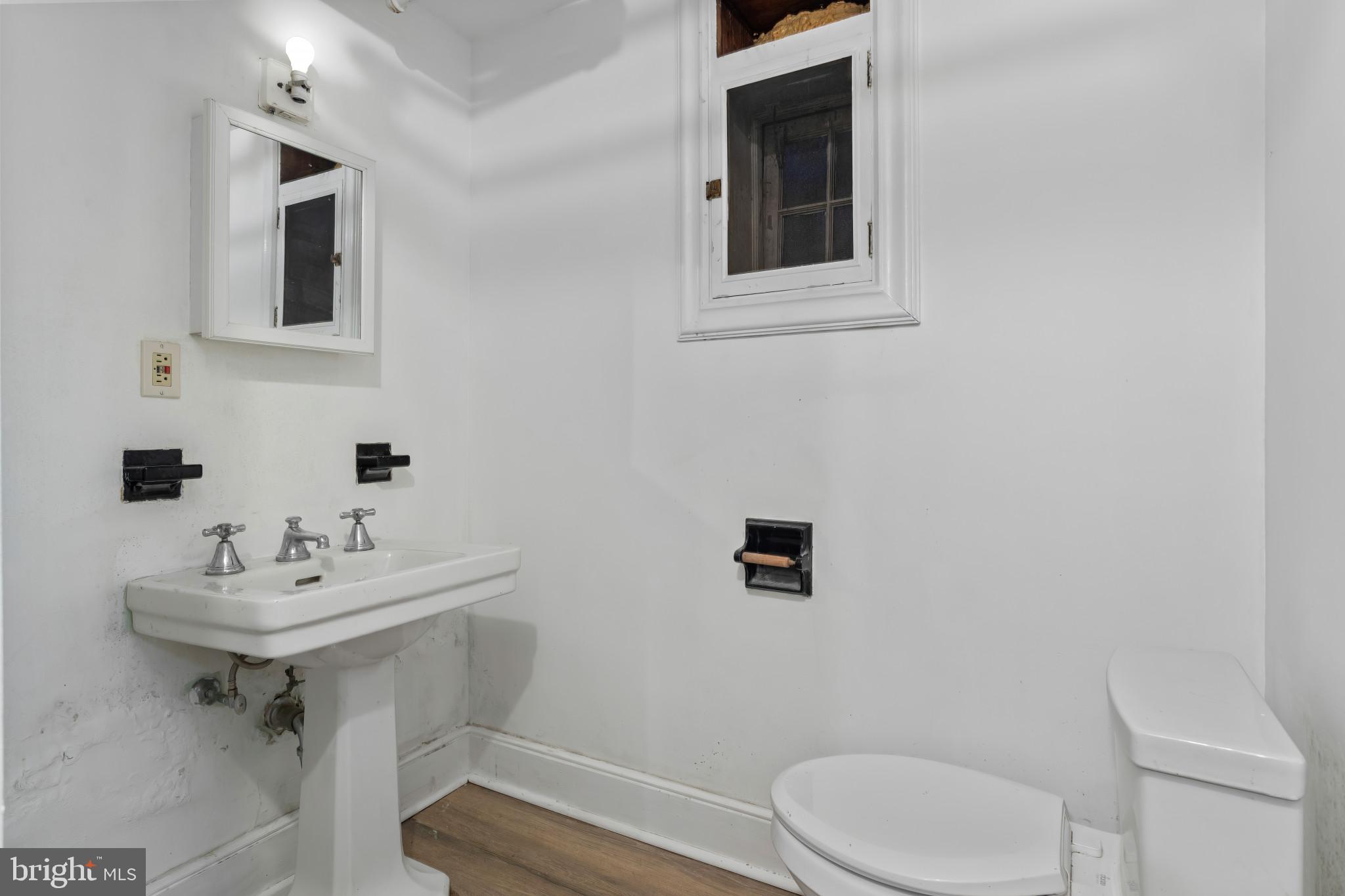 2316 Midland Road Harrisburg, PA 17104 - Photo 23 of 50
