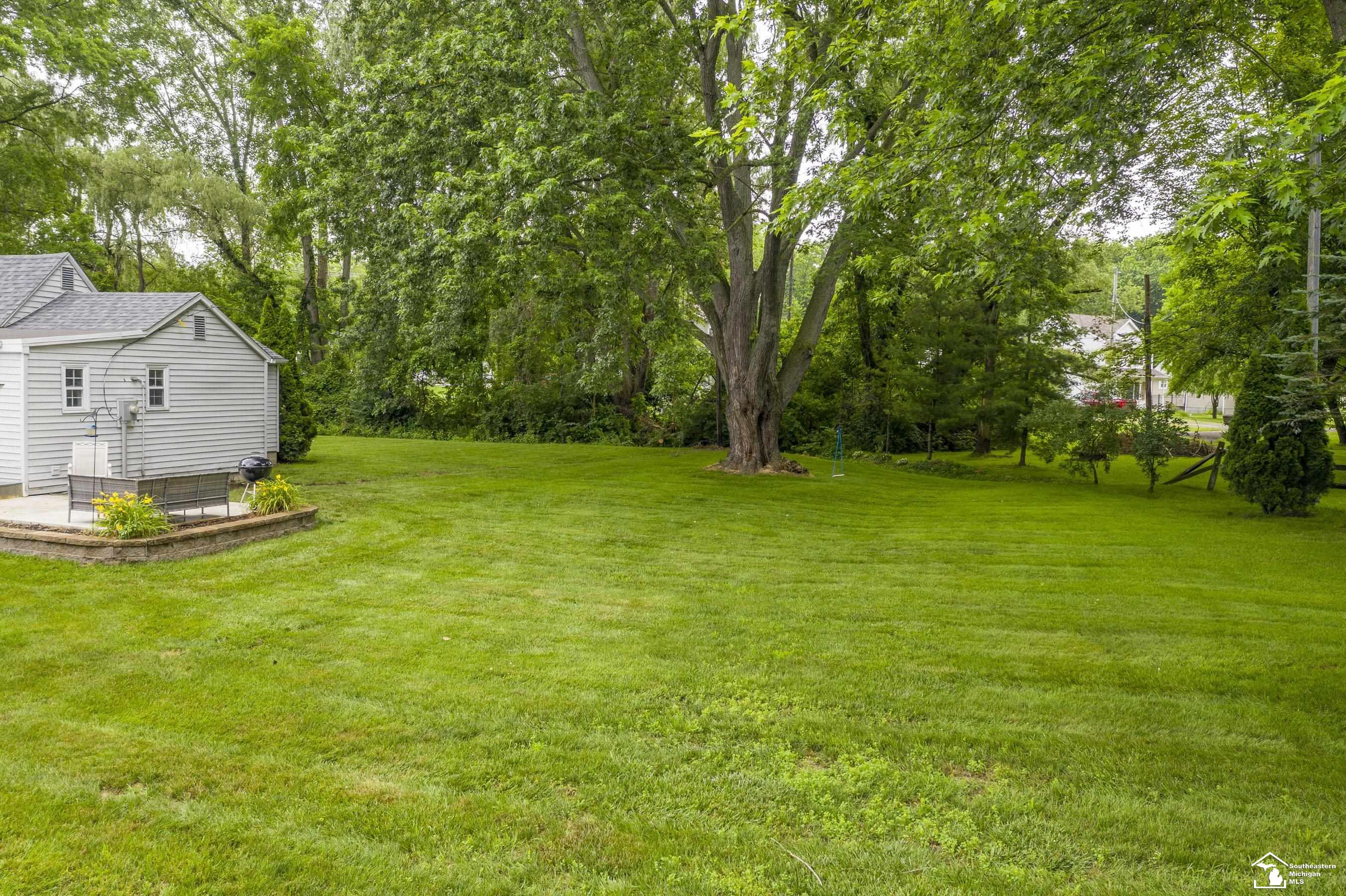 7768 Summerfield Road Lambertville, MI 48144 - Photo 8 of 33