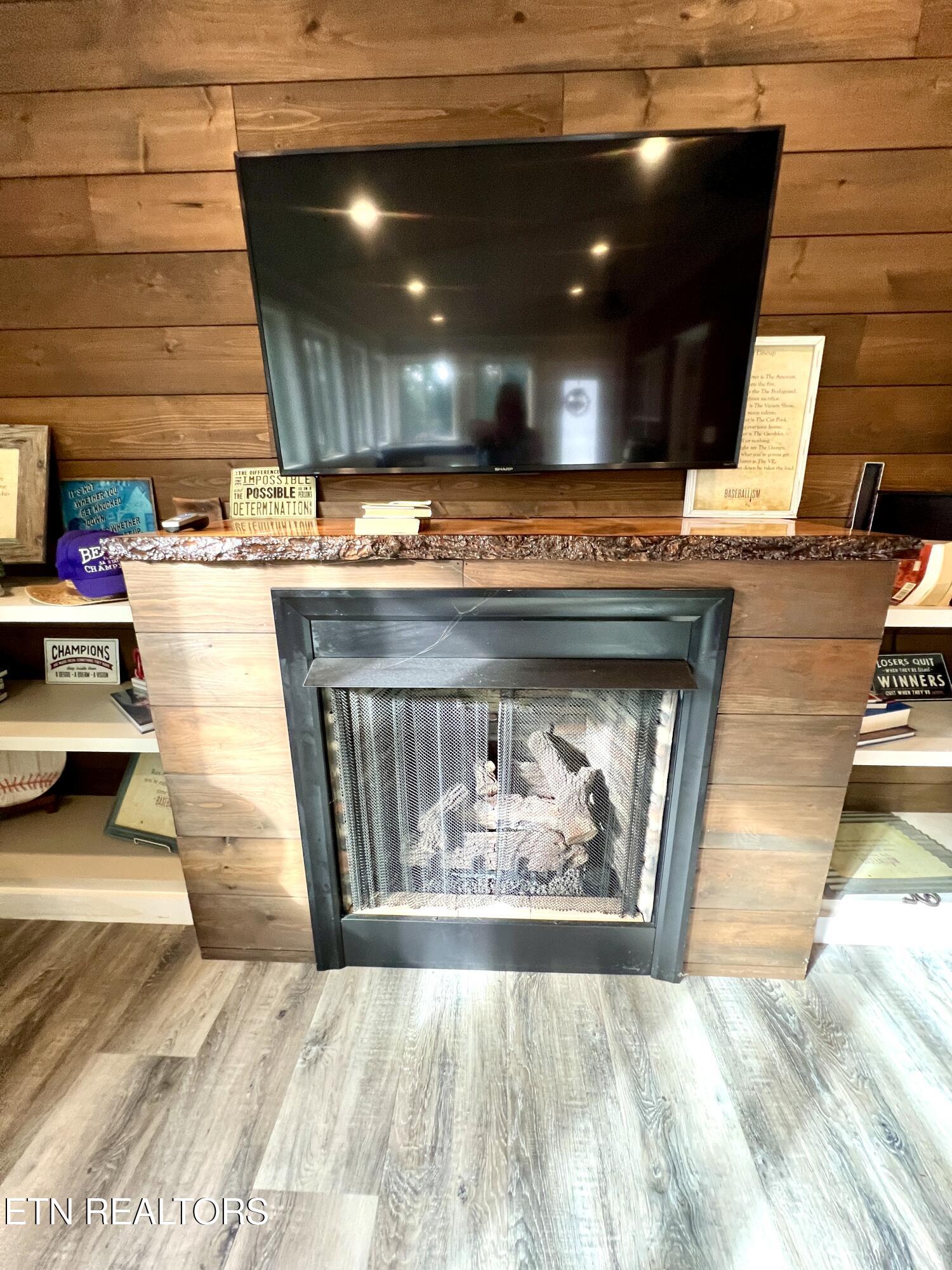 1329 Robert Ridge Road Sevierville, TN 37862 - Photo 16 of 59 20250617_223340829_iOS