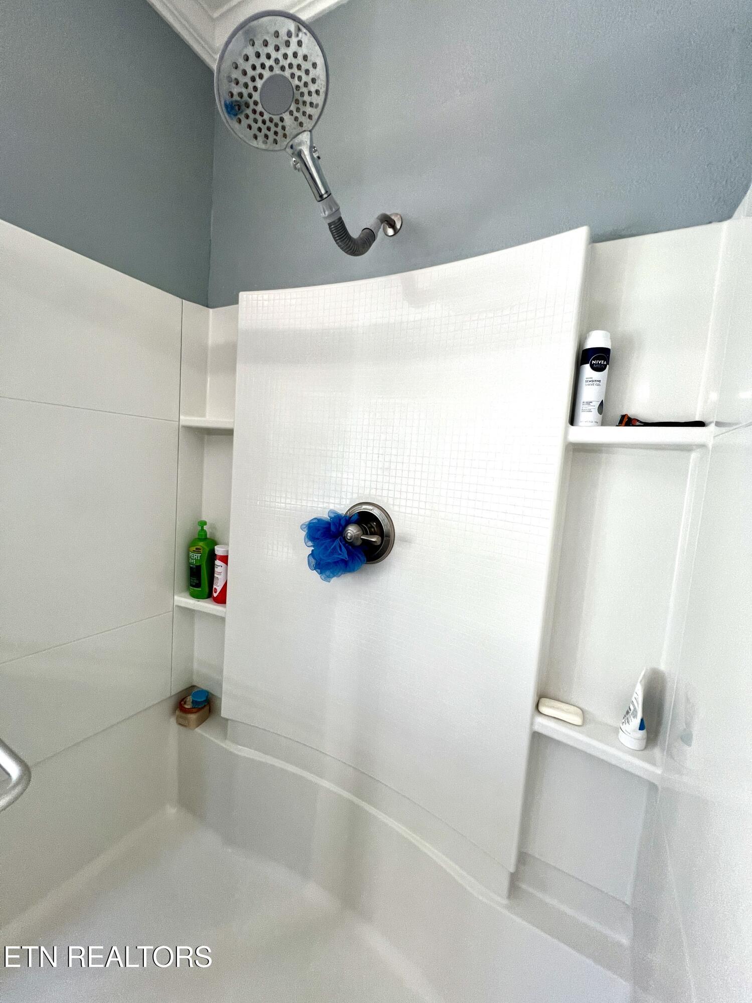 1329 Robert Ridge Road Sevierville, TN 37862 - Photo 27 of 59 20250617_221432347_iOS