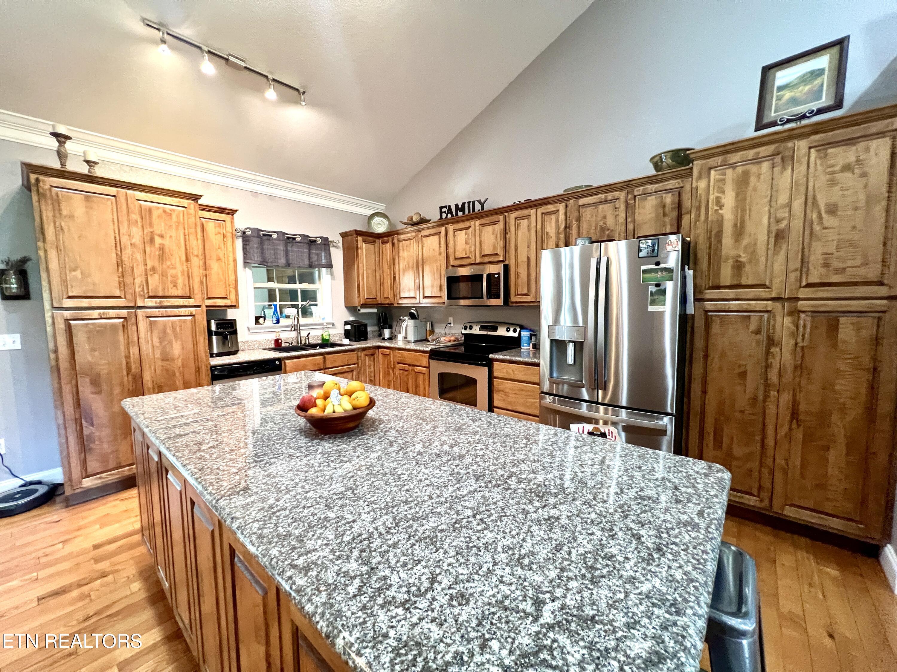 1329 Robert Ridge Road Sevierville, TN 37862 - Photo 5 of 59 20250617_222442480_iOS