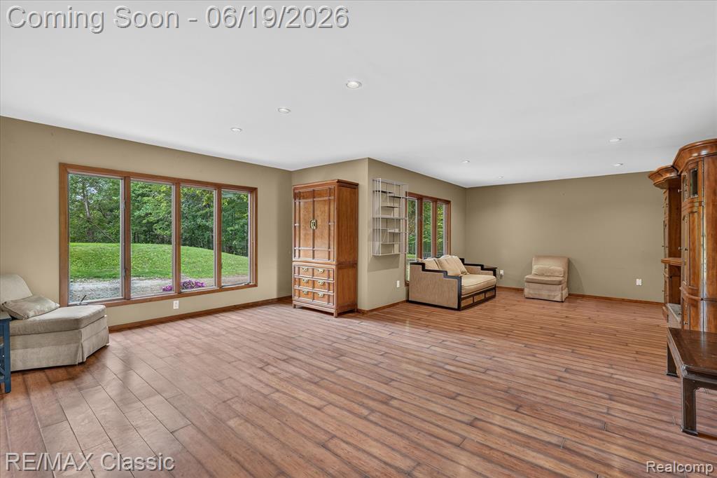 12189 Gage Road Holly, MI 48442 - Photo 8 of 69