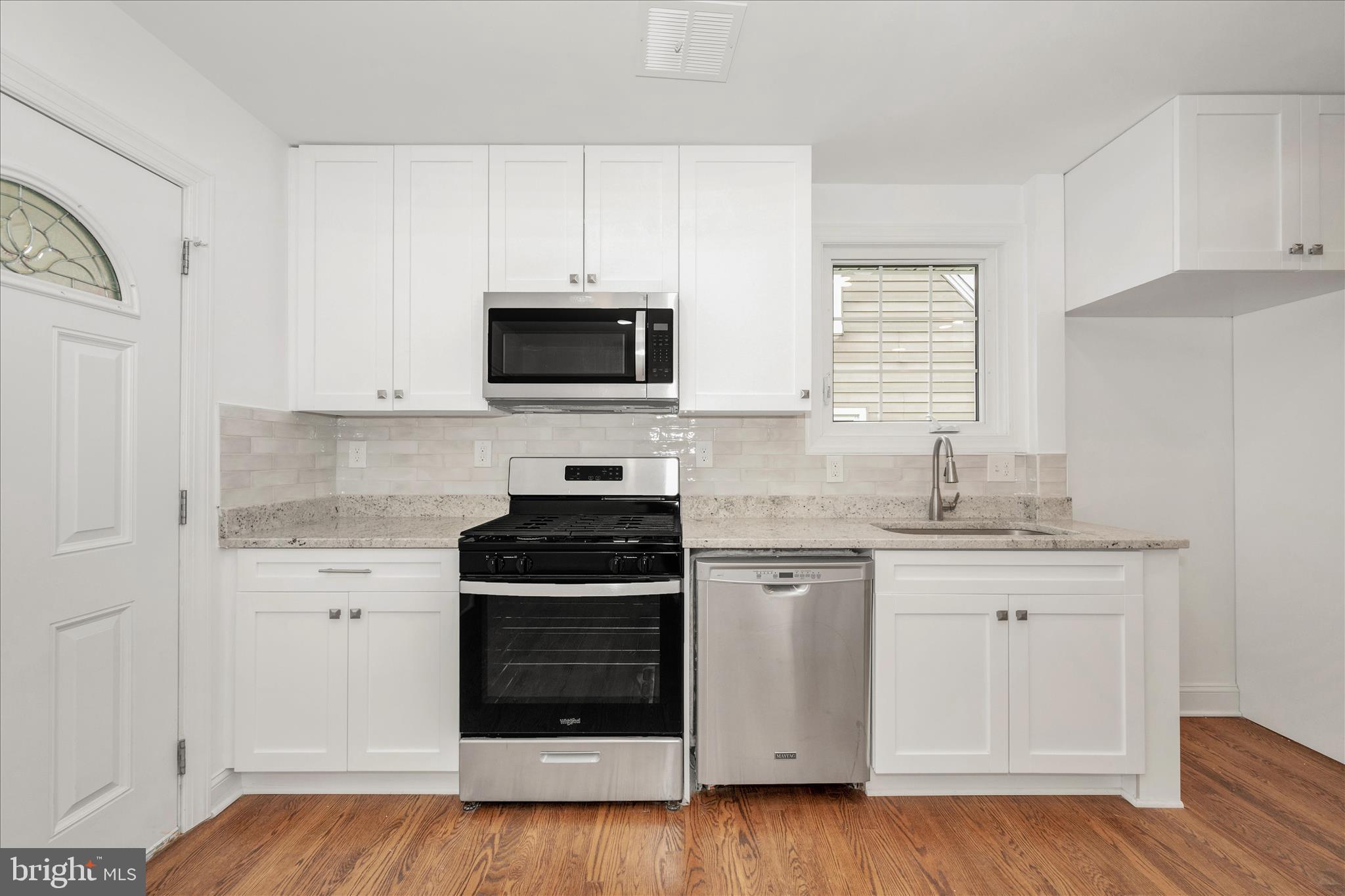 1925 Queensway Baltimore, MD 21222 - Photo 11 of 53 Kitchen
