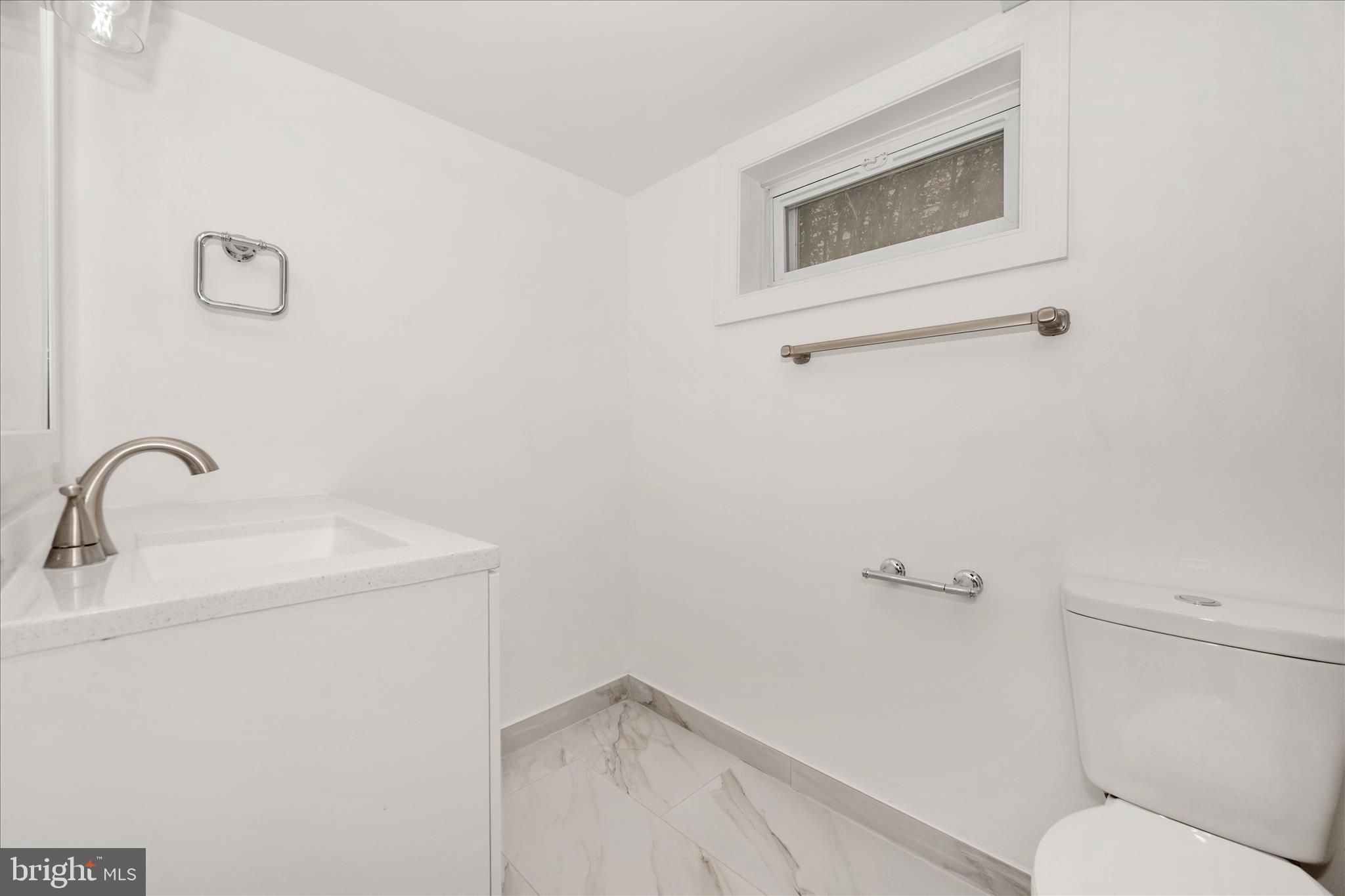 1925 Queensway Baltimore, MD 21222 - Photo 29 of 53 Bathroom