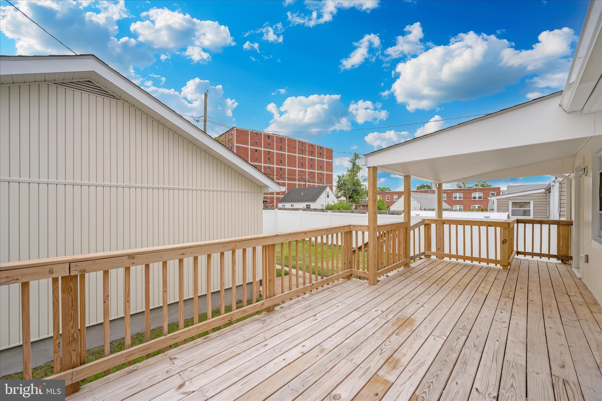 1925 Queensway Baltimore, MD 21222 - Photo 40 of 53 Deck