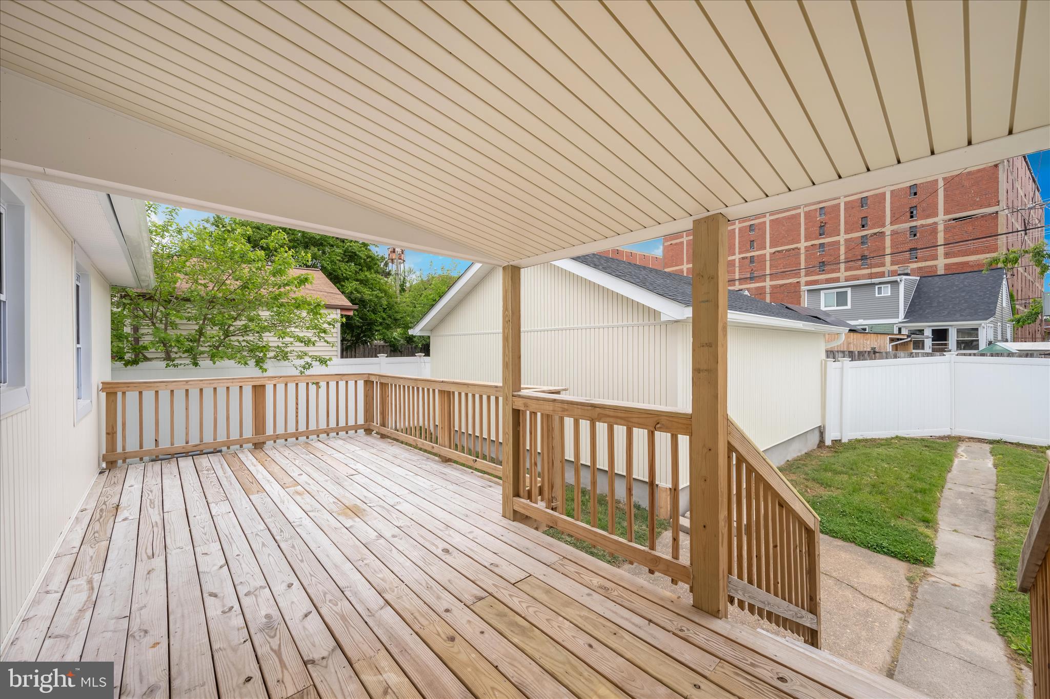 1925 Queensway Baltimore, MD 21222 - Photo 44 of 53 Deck