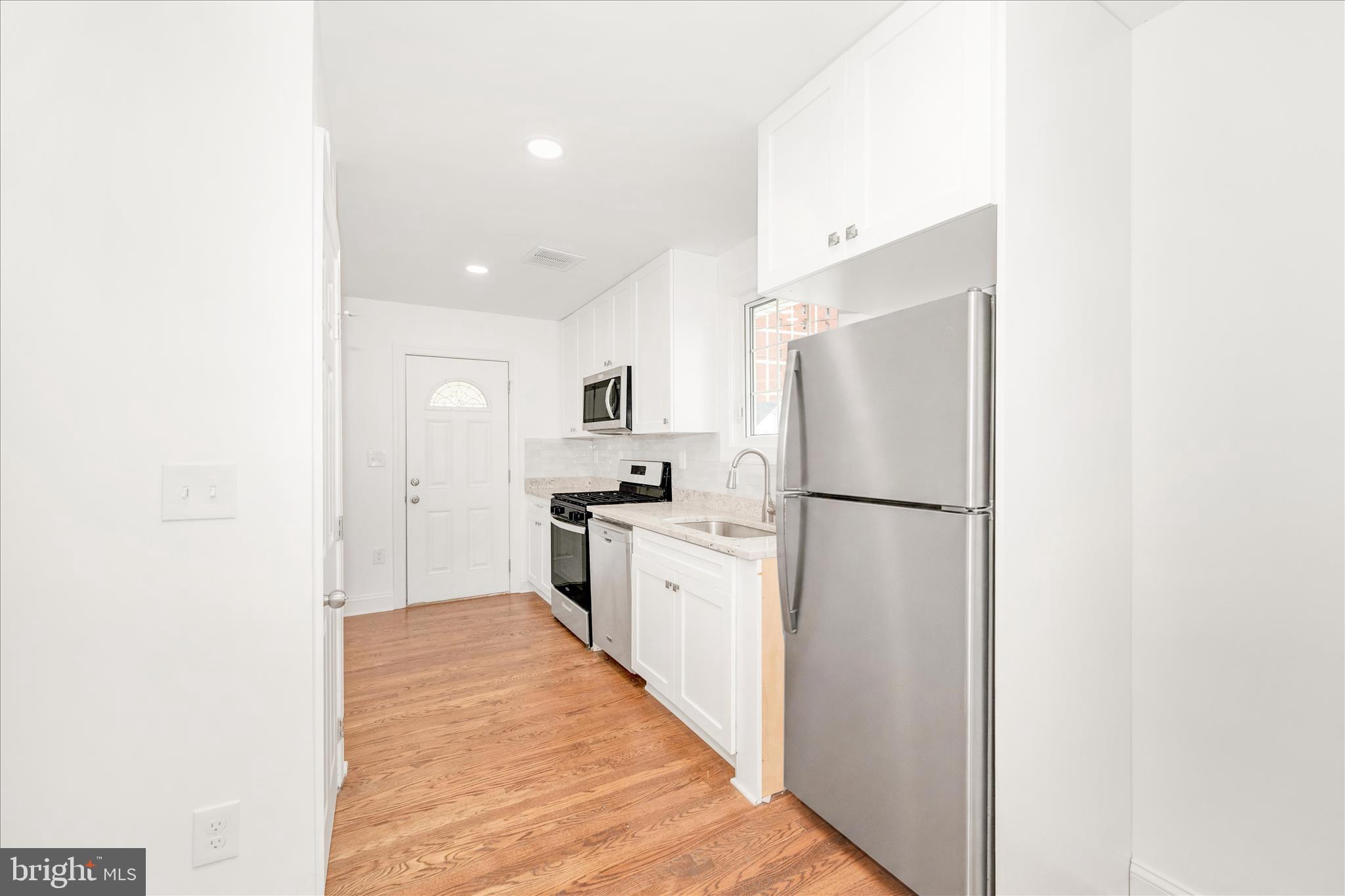 1925 Queensway Baltimore, MD 21222 - Photo 8 of 53 Kitchen
