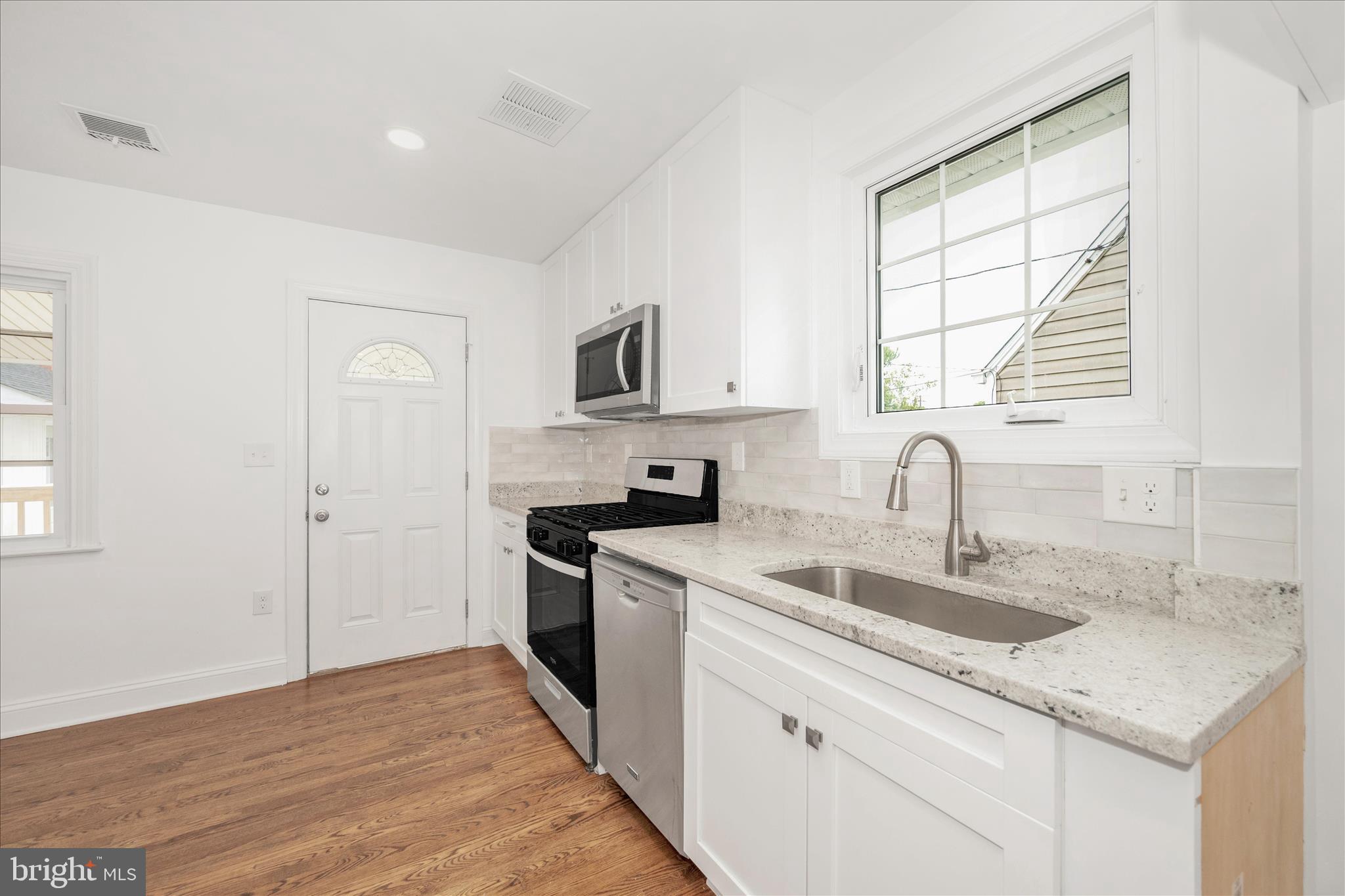 1925 Queensway Baltimore, MD 21222 - Photo 10 of 53 Kitchen