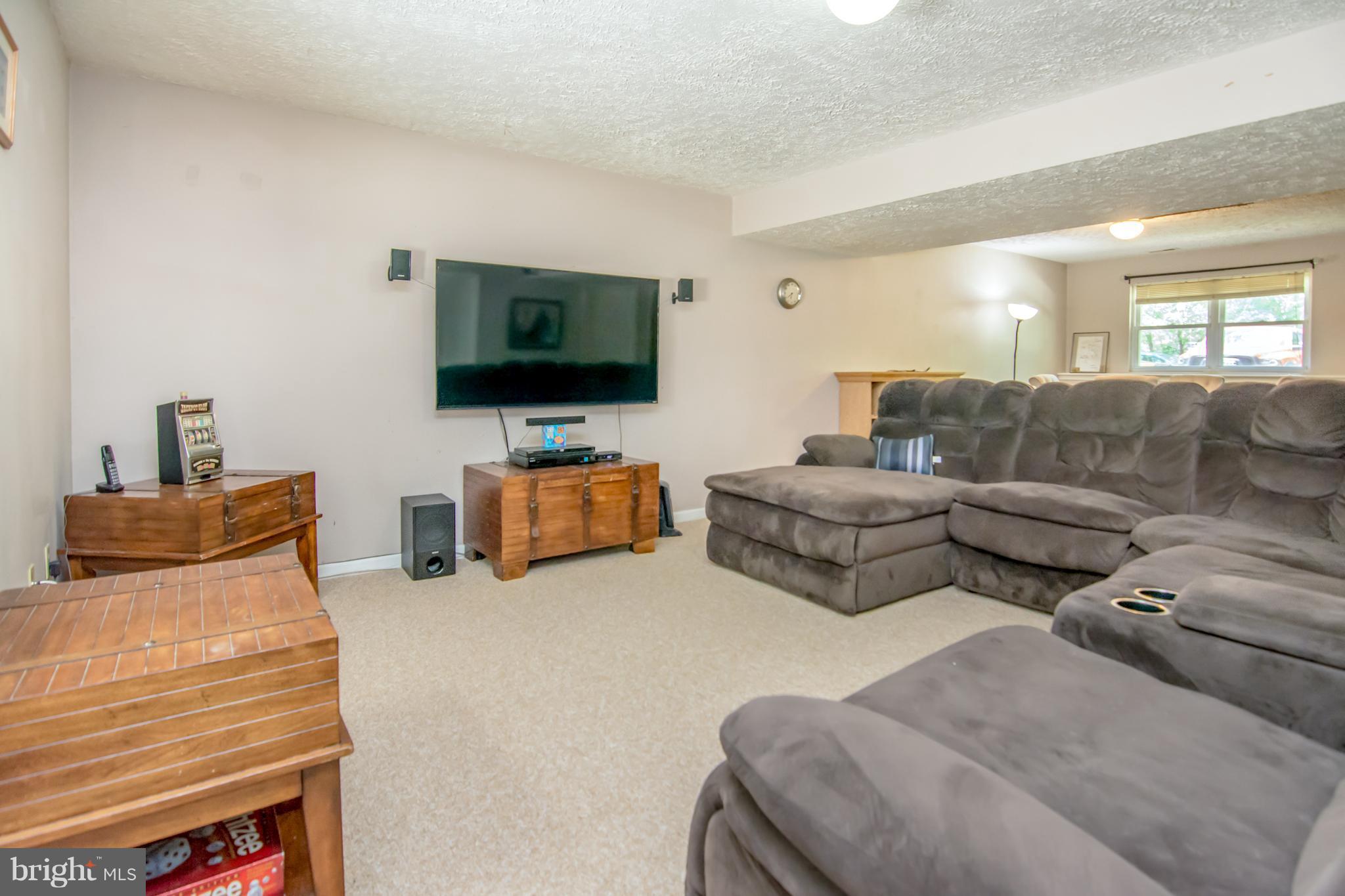 327 Cambridge Road Pasadena, MD 21122 - Photo 22 of 30 Family Room