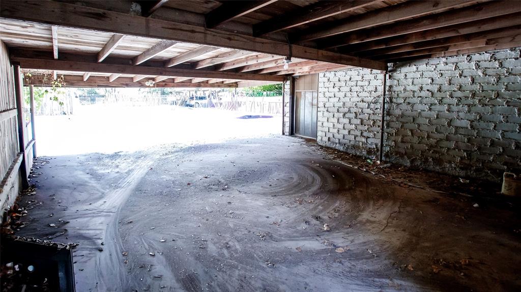 902 West Main Street Olney, TX 76374 - Photo 24 of 24 a view of a garage