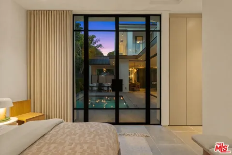 $4,650,000 | 8708 Dorrington Avenue, West Hollywood, CA 90048