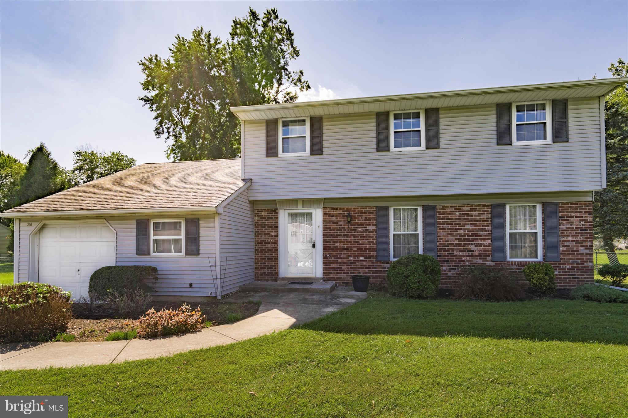 320 Magnolia Road Warminster, PA 18974 - Photo 2 of 47 Gallery Image 2