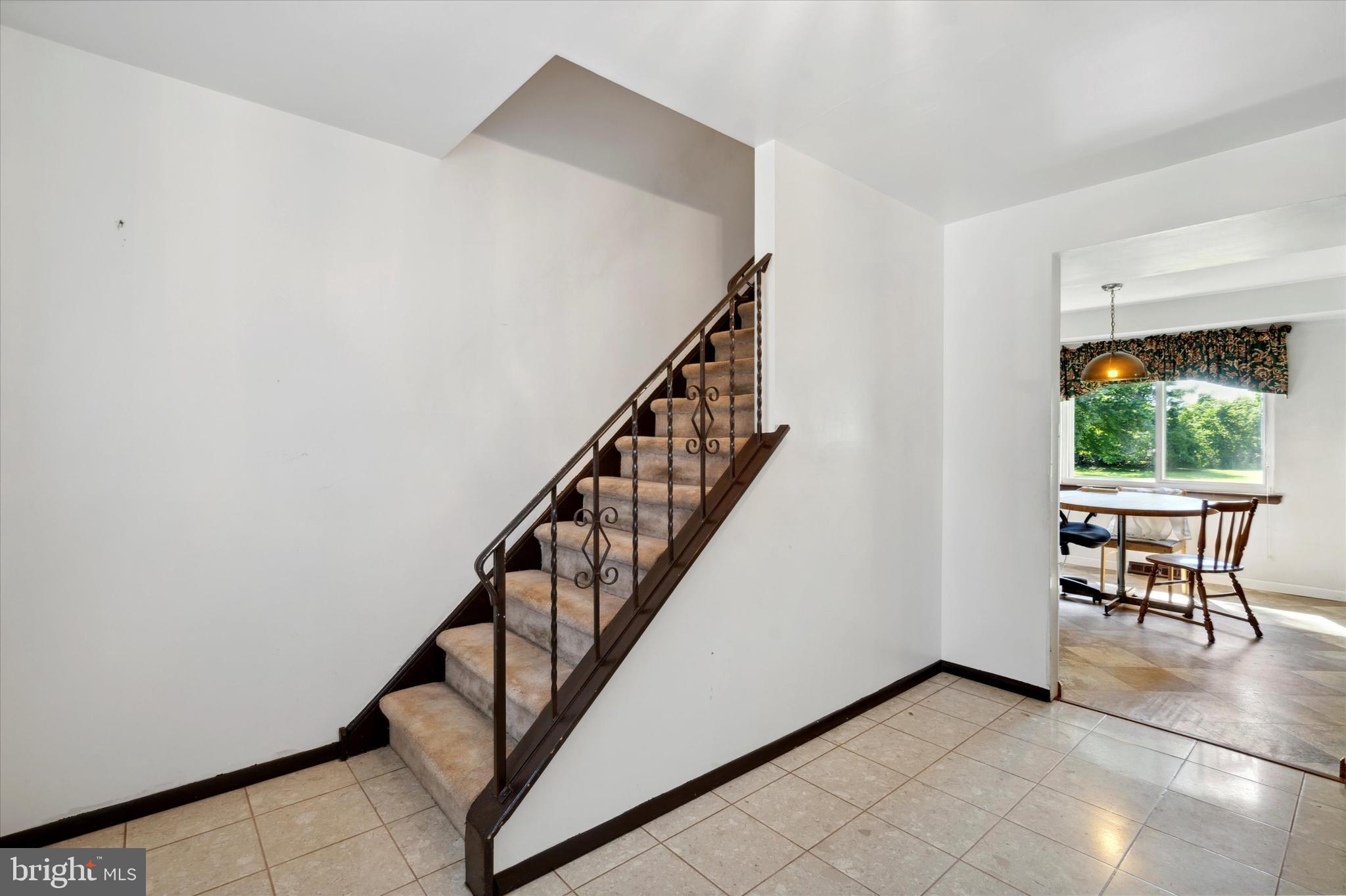 320 Magnolia Road Warminster, PA 18974 - Photo 3 of 47 Gallery Image 3