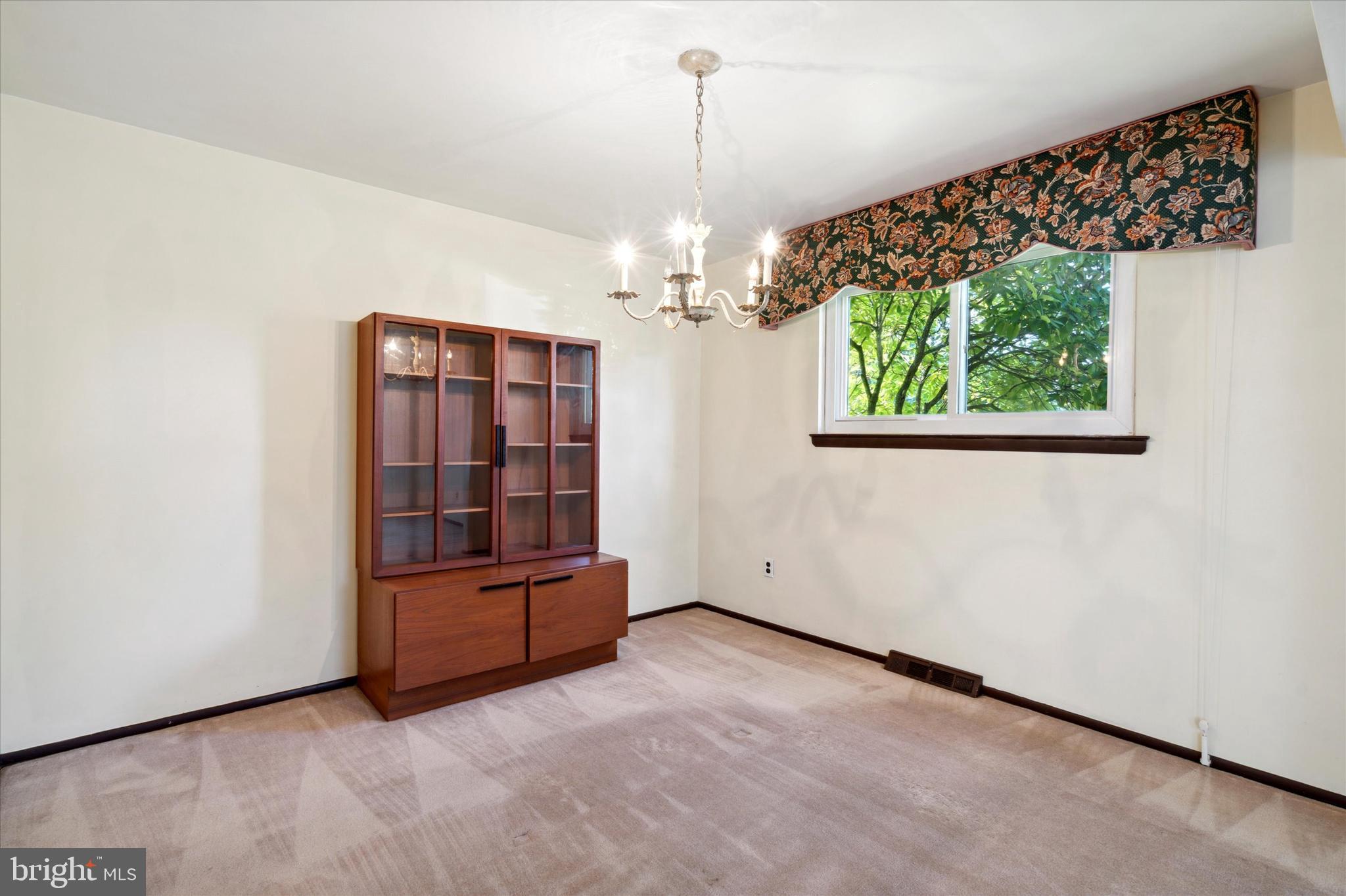 320 Magnolia Road Warminster, PA 18974 - Photo 7 of 47 Gallery Image 7
