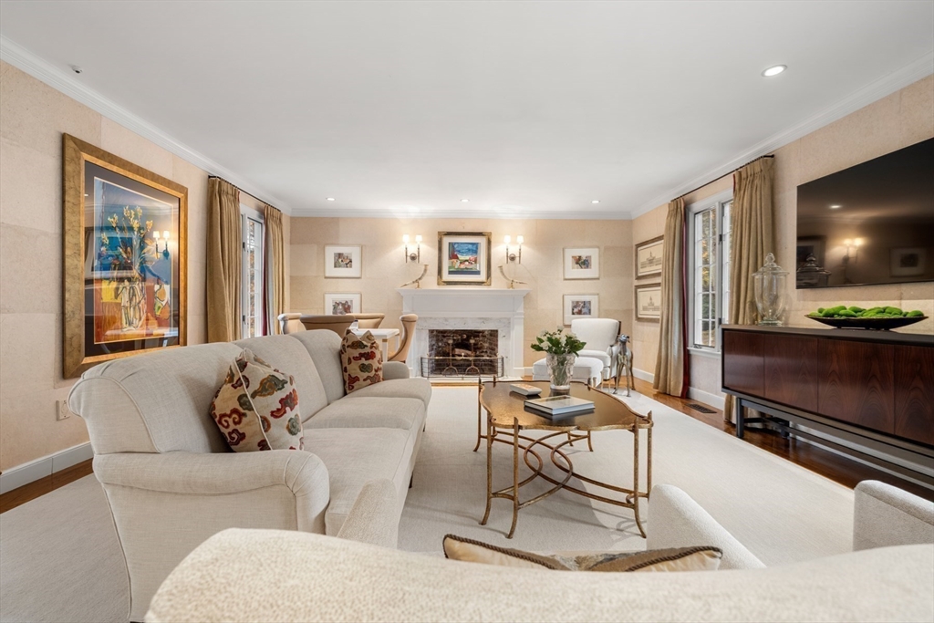 10 Audubon Road Weston, MA 02493 - Photo 5 of 37